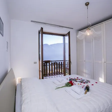 Apartament Mezzegra Elegante